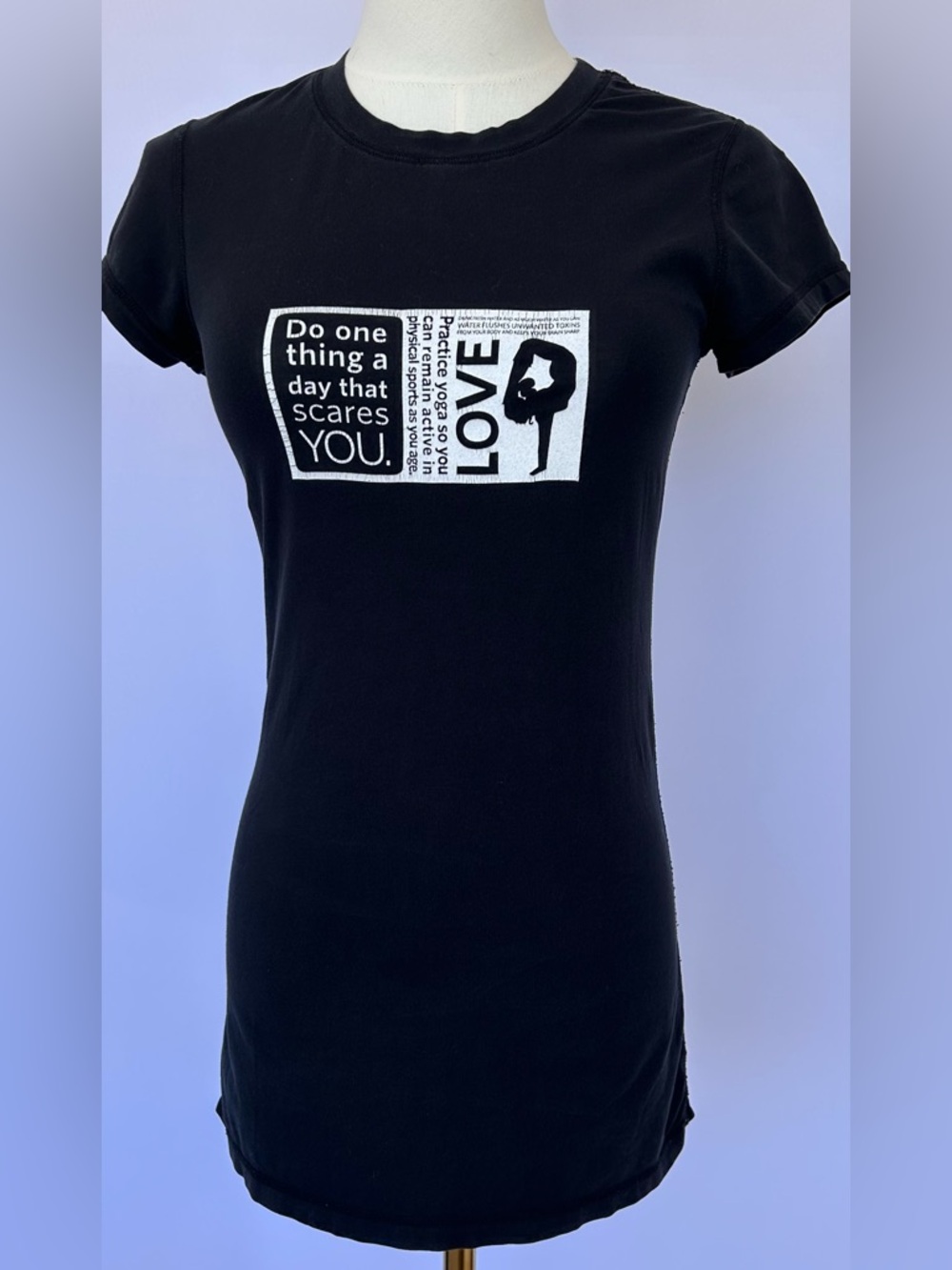Lululemon Women’s Short Sleeved Graphic  Tee Brand Manifesto‎ Black